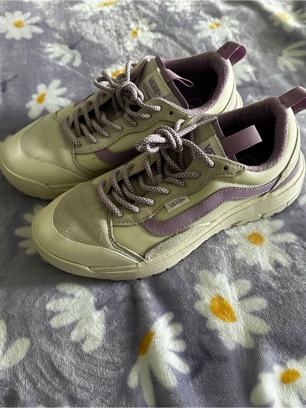 Vans Cream and Lavender Low-Top Women's Sneakers - Picture 5 of 5